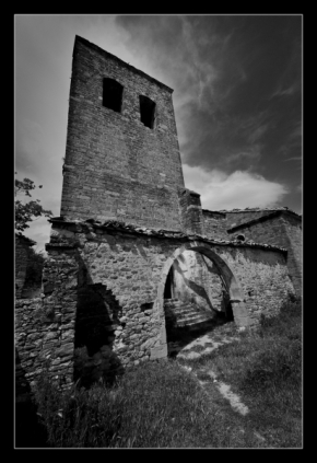 Černobílá fotografie - Opuštěná vesnice 2