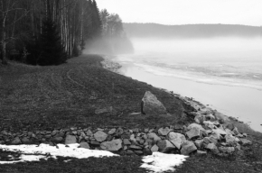 Černobílá fotografie - Na břehu