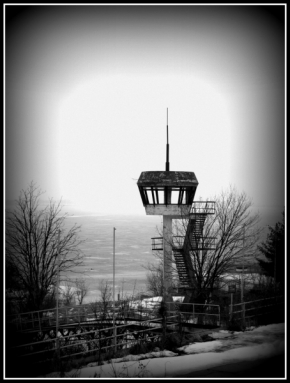 Fotograf roku v přírodě 2012 - čierno-biela veža