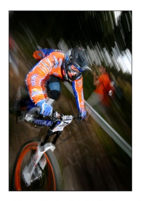 Sport, zdraví, adrenalin - Fotograf roku - kreativita - Downhill