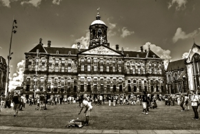 Fotograf roku na cestách 2012 - Amsterdam- námestie
