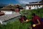 Jan Košťál -Mníšci v rukavicích, Čína