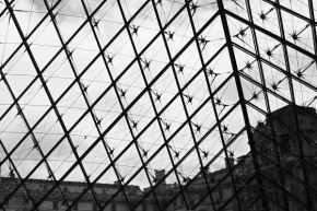 Fotograf roku na cestách 2012 - pohled z Louvre na Louvre