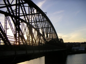 Večer a noc ve fotografii - Železniční most v Praze
