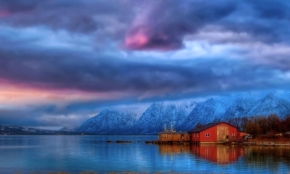 Objekt v krajině - Dům ve fjordu