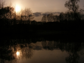 Za soumraku i za svítání - Západ slunce u rybníka II.