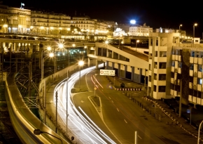 Krása rychlosti a pohybu - ... noc v Alžíri.