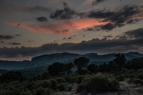 Za soumraku i za svítání - v zajetí Sardinie