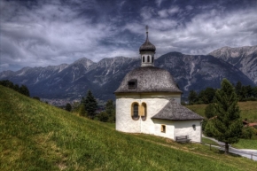 Fotograf roku na cestách 2013 - Alpská kaplička