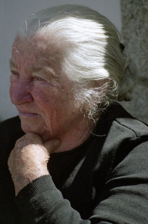 Ženská tvář - Stáří na portugalské vesnici