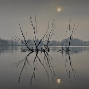 Kouzla přítmí a soumraků - Fotograf roku - Kreativita - IX.kolo - Svítání u jezera