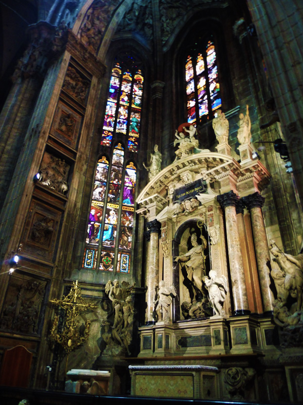 Interiér Milánského dómu