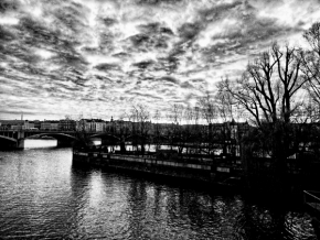 Kouzla přítmí a soumraků - Nebe nad Prahou