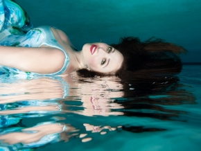 Lucie Drlikova - Portret pod vodou