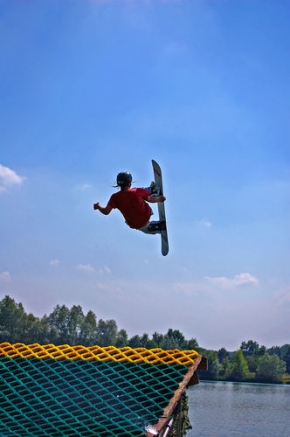 Sport, zdraví, adrenalin - Snowboarding v lete..