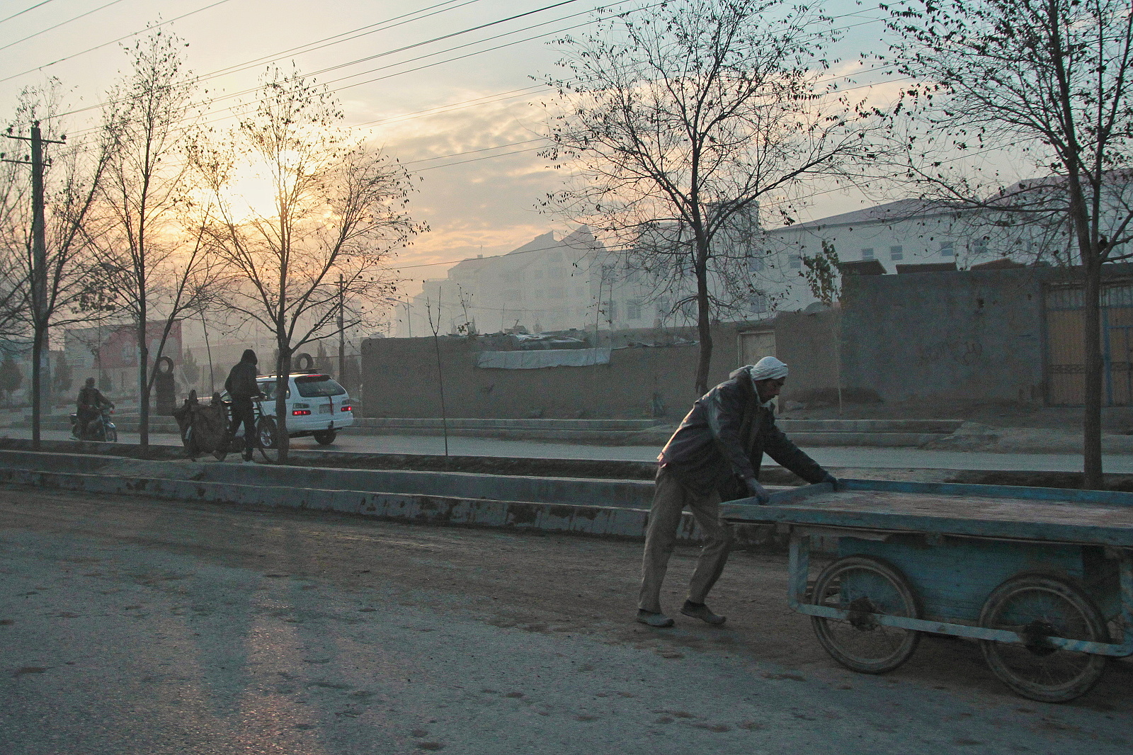 V ulicích Kábulu 12 - za rozbřesku