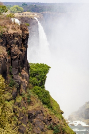 Divoká příroda - Padající voda na Victoria Falls, Zimbabwe