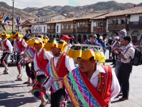 Svatby a oslavy - Oslava slunovratu v Cuscu,Peru