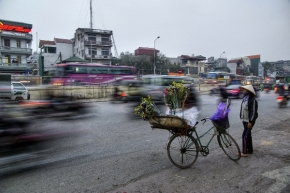 Michal Tutko - Pouliční prodejce květin - Hanoi