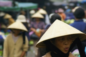 Michal Tutko - Vietnamské čepice na hlavnách vietnamských žen