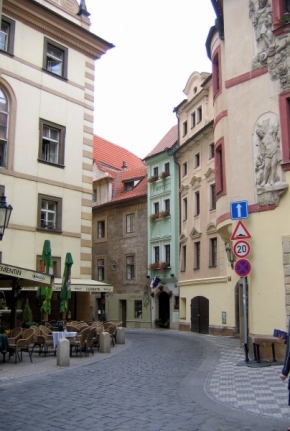 Street a vteřiny na ulici - Ráno v Praze