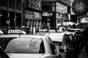 Street a vteřiny na ulici - Taxi