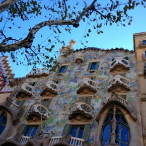 Architektura krásná a účelná - Gaudiho dům