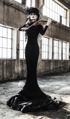 Adéla Šmídová - Divine Violinist