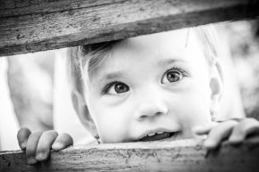 Nádherný svět dětí - Fotograf roku - Kreativita - VI.kolo - zvědavá