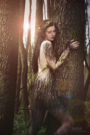 Všechna ženská kouzla - Dcera lesa...