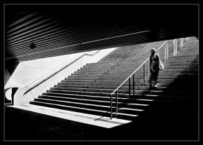 Vidím to černobíle - Osamělost na schodech