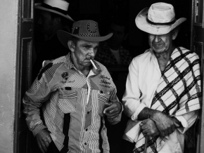 Vidím to černobíle - Ranní cigareta, horská vesnice Concepcion, Kolumbie
