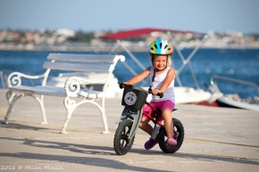 Dětské pohledy i radosti - First bike in Croatia