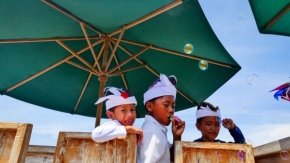 Dětské pohledy i radosti - Balijští kluci 