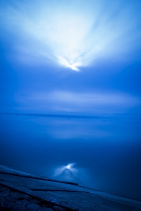 Voda a její odrazy - anděl nad jeziorem Nyskim