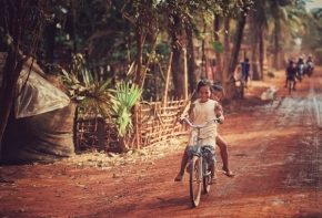 Fotograf roku na cestách 2017 - Kambodžské detstvo 