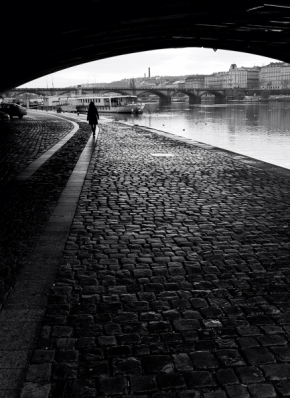 Život ve městě - Pod pražským mostem