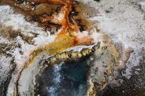 Voda a její odrazy - Kráter