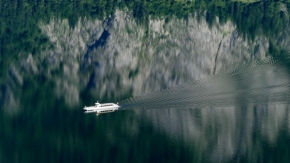 Objekty v krajině zasazené - Fotograf roku - Kreativita - X.kolo - loďka na jezeře