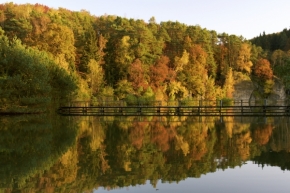 Krajina inspiruje - Dřevěný most přes rybník