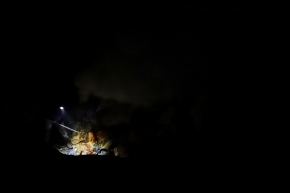 Kouzla noci - Ťažba síry vo vulkáne Ijen, Java, Indonézia