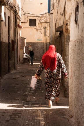 V ulicích - Paní v rudé, Casablanca