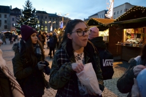 V ulicích - vánoční nálada na trzích