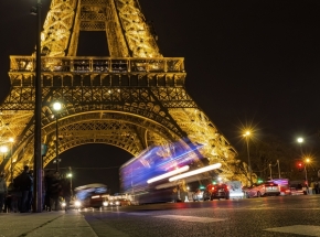 Kouzla noci - Fotograf roku - Kreativita - XI.kolo - Život okolo Eiffel tower nikdy nespí 