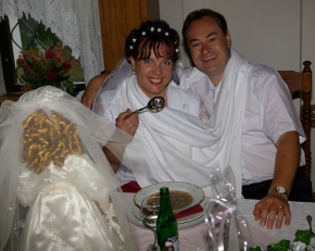 Oslavy, svatby, rodina - První manželské sousto
