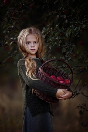 Překrásný svět dětí - Fotograf roku - Top 20 - I.kolo - Podzimní sklizeň