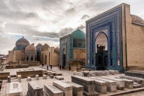 Církevní architektura - Nekropola v Uzbekistáne