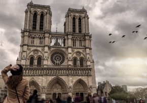 Církevní architektura - Notre Dame Paríž