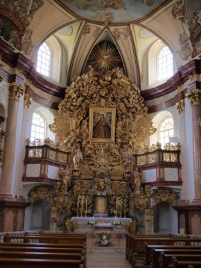 Církevní architektura - kostel panny Marie těšitelky