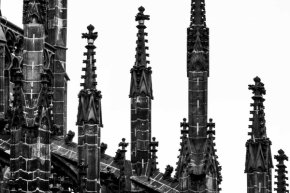 Církevní architektura - Fotograf roku - Junior - IV.kolo - Věžička vedle věžičky